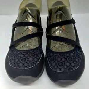 Sneakers Women's Classic Fit Air-Cooled Lase Memory Foam Slip-on Sz 9